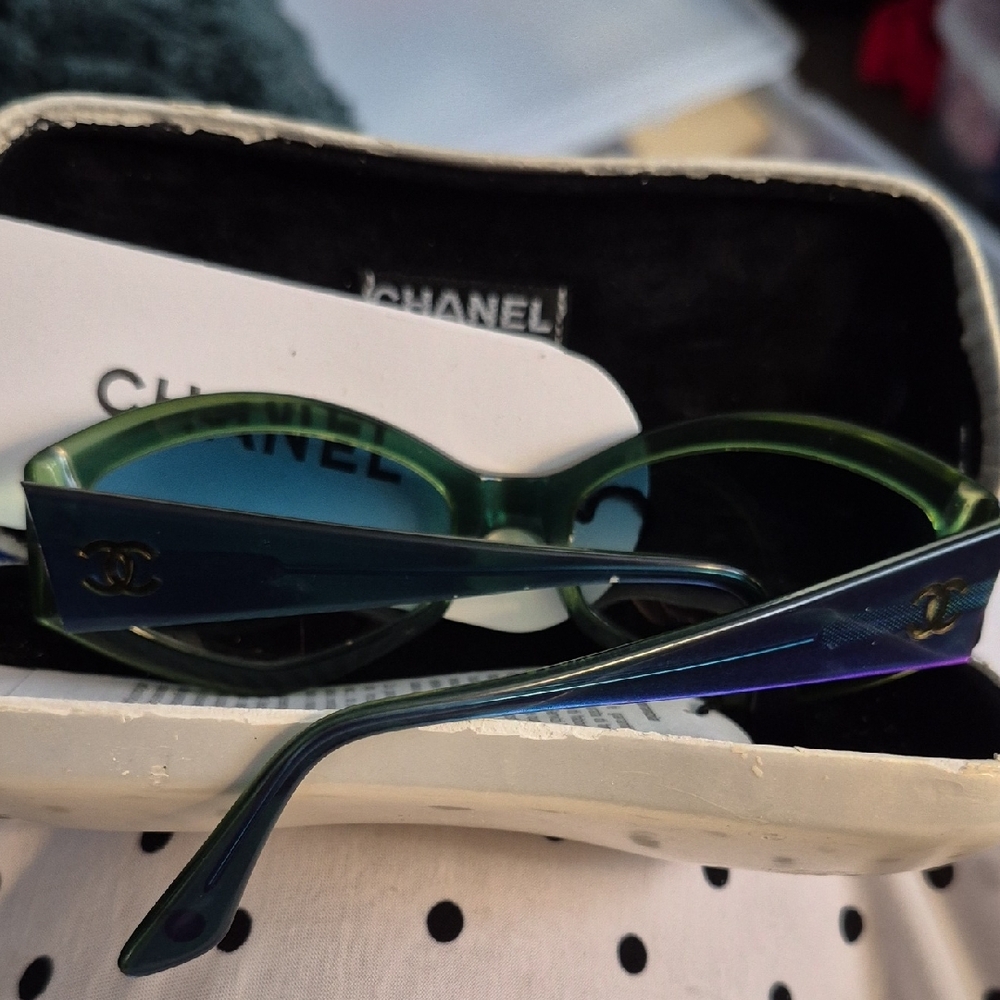Authentic! Chanel Green / Blue/Sunglasses with Classic Design - Picture 2 of 10